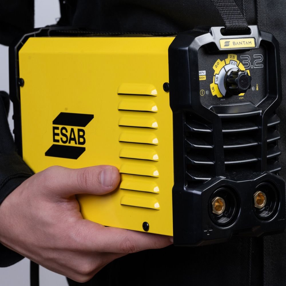 Máquina de Solda Inversora MMA Bantam 3.2 160A 127/220V ESAB-750521